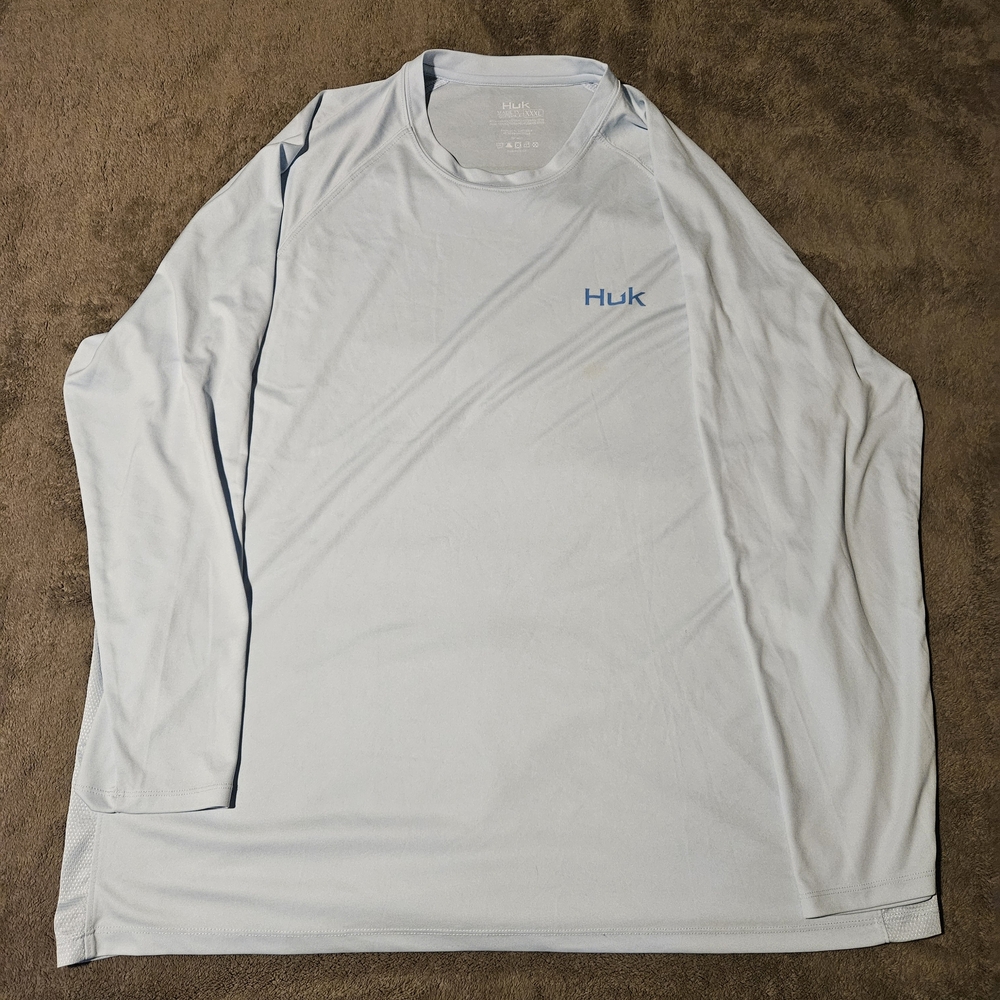 Huk Men's Pursuit Long Sleeve Fishing Shirt - Light Blue w/ Mahi graphic
